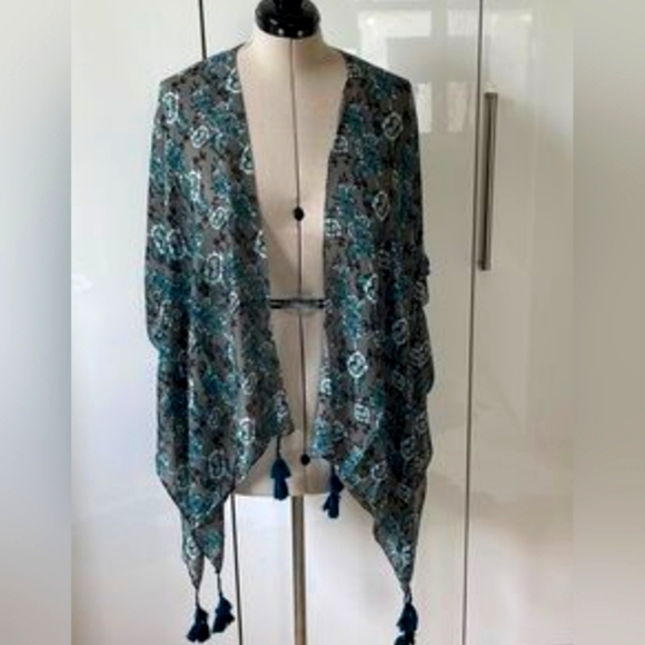 💙💚Quagga GreenLabel Woven Ruana - Exclusive Print! - Picture 2 of 13